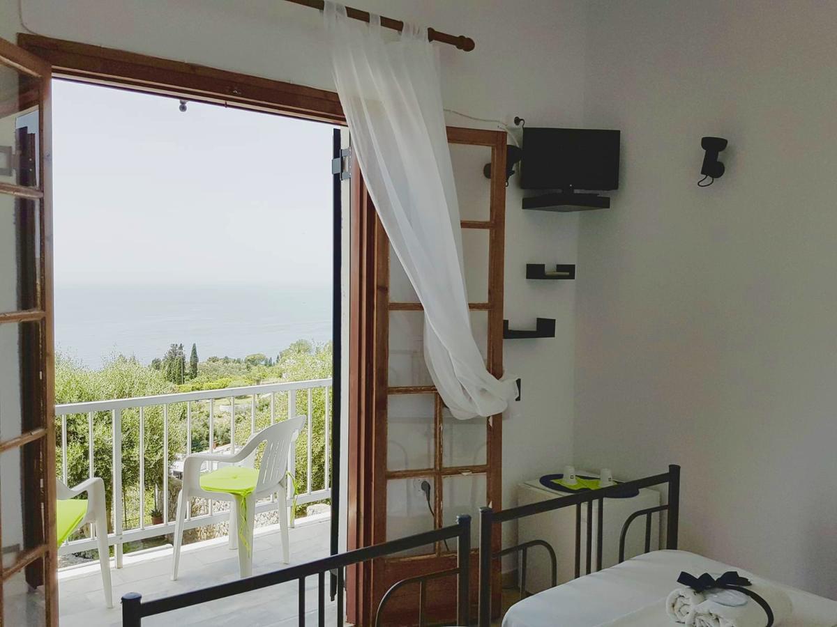 Thomas Art Hotel Pelekas Exterior photo